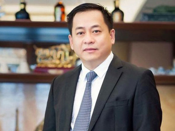 Sờ gáy Vũ 'nhôm', Đà Nẵng rúng động!