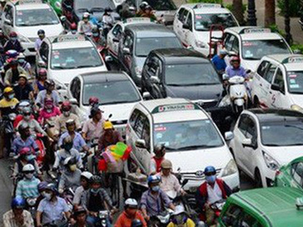 Từ 1/1/2018, Cục Đăng kiểm dừng đăng kiểm ô tô không đáp ứng được mức khí thải
