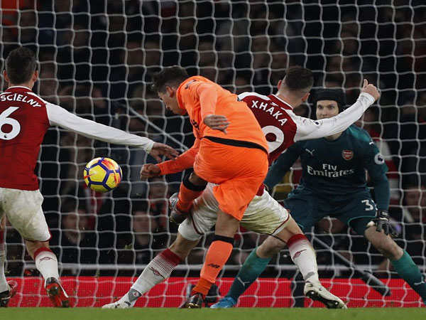 Arsenal - Liverpool: Đại chiến 6 bàn, kịch bản không tưởng