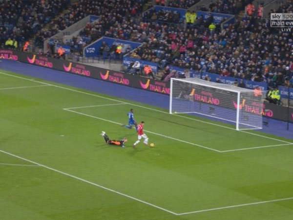 4 pha bỏ lỡ bị Mourinho gọi là 'trò hề' ở trận hòa Leicester