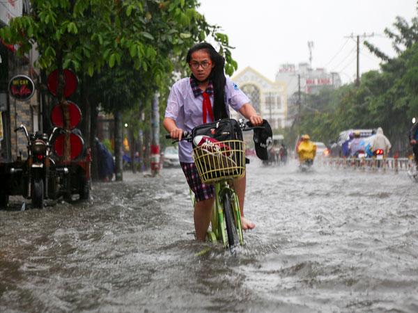 Công điện hỏa tốc: Toàn bộ học sinh, sinh viên ở Sài Gòn nghỉ học để tránh bão Tembin