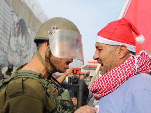 Giáng sinh khói lửa: Người Palestine và quân đội Israel lao vào nhau giữa nơi Chúa ra đời