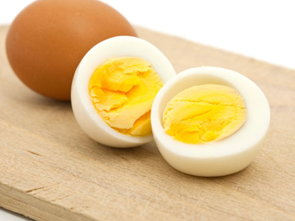 Trẻ nhỏ ăn bao nhiêu trứng là đủ