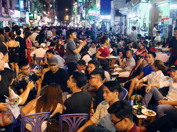Chen chúc ăn uống ngạt thở đêm Noel