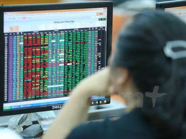 Chứng khoán nhuộm sắc xanh, VN-Index tăng gần 6 điểm phiên đầu tuần