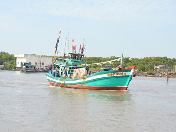 Nhiều tàu thuyền tại Cà Mau xin trú bão Tembin ở Thái Lan, Malaysia