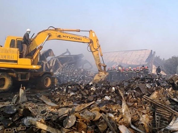 Vụ cháy nhà máy bánh kẹo: Tìm thấy nạn nhân cuối cùng