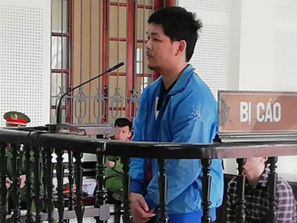 Mải 'tâm sự', đôi tình nhân bị trộm cả xe Fortuner
