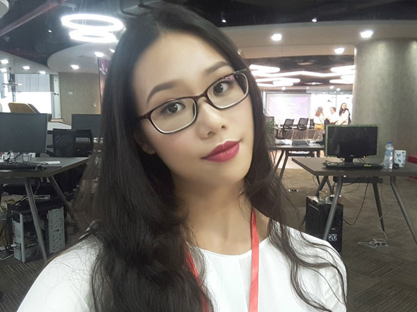 Tân hoa khôi ĐH Ngoại thương: 'Mình không có ý định tham gia showbiz'