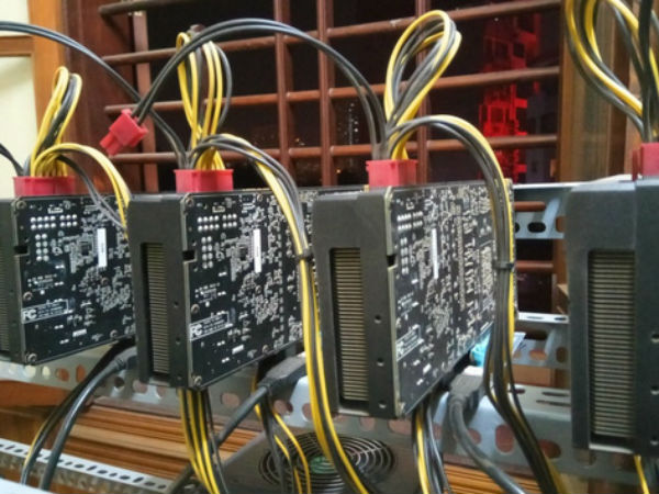 Tận mắt thấy dàn 'trâu đào' tiền ảo Bitcoin tiền tỉ ở Hà Nội
