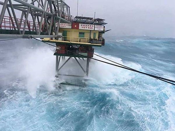 Các đài dự báo quốc tế đều 'việt vị' với bão Tembin?