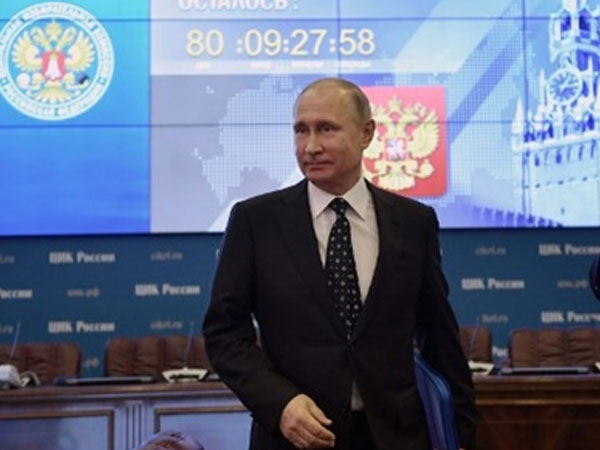 Putin nộp hồ sơ tái tranh cử
