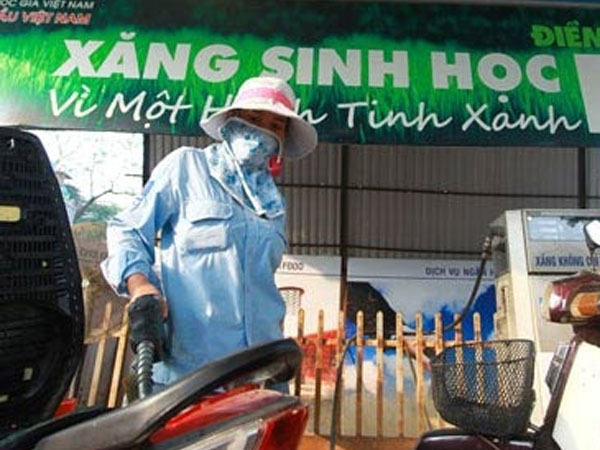 Thứ trưởng Bộ Công Thương: 'Xăng E5 sẽ thay toàn bộ xăng A92 từ 1.1.2018'