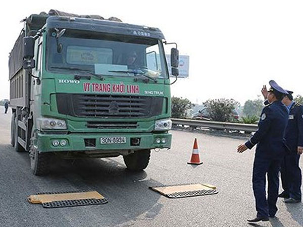 Vụ Chánh thanh tra giao thông bị tố bảo kê: Chuyển công tác 2 cán bộ