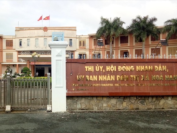 Đánh dân, Phó Chánh Thanh tra ở Sóc Trăng bị... hạ lương
