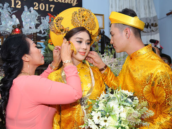 Lâm Khánh Chi rạng rỡ hạnh phúc trong ngày vu quy