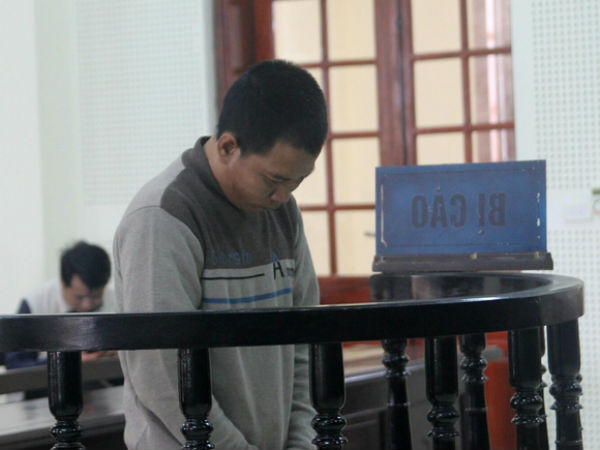 Người cha lãnh án 13 năm tù vì hiếp dâm con gái ruột