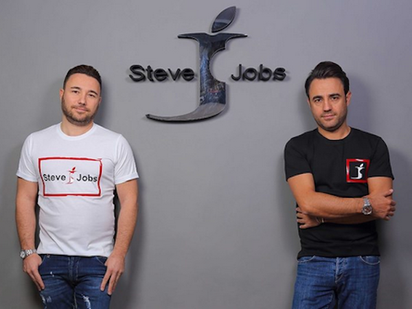 Apple thua kiện, 'Steve Jobs' thành thương hiệu áo quần