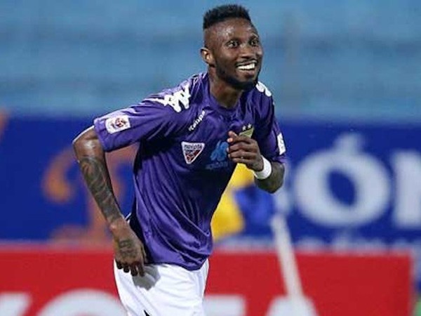 Bất ngờ trước lý do Hoàng Vũ Samson không thể sang Thai-League