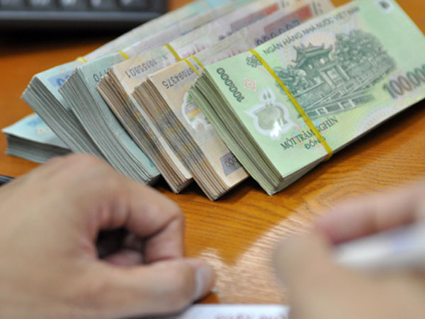 Một ngân hàng TP HCM thưởng Tết dương lịch 1,5 tỷ đồng