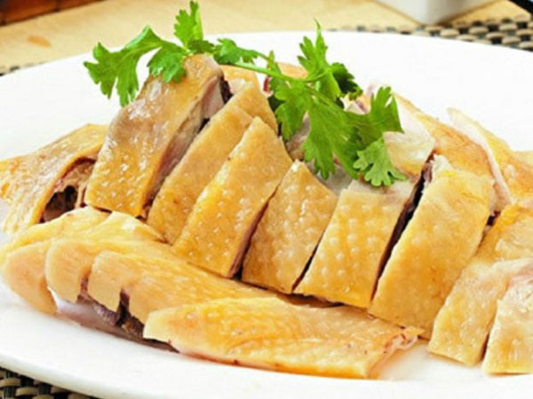 Nên ăn thịt gà trắng hay thịt gà nâu
