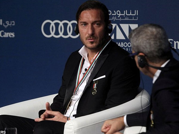 Totti: 'Đừng cho Ronaldo biết chuyện tôi bảo Messi là số một'