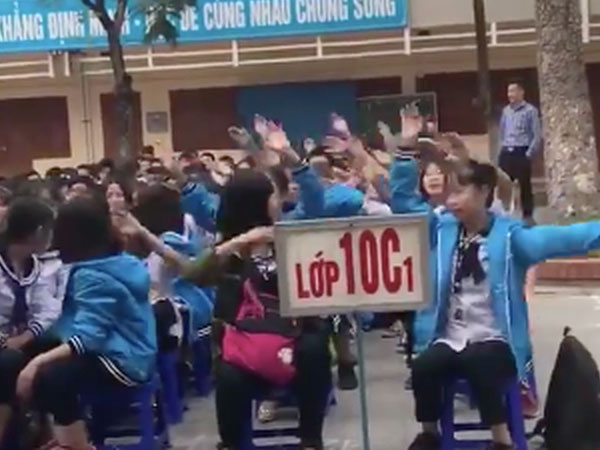 Chế từ hit 'Vợ tuyệt vời nhất', thế là học sinh đã có bài hát hay nhất mùa 20/11 năm nay!