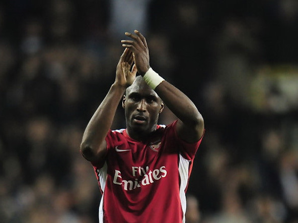 Cựu trung vệ Arsenal và tuyển Anh Sol Campbell sang Việt Nam