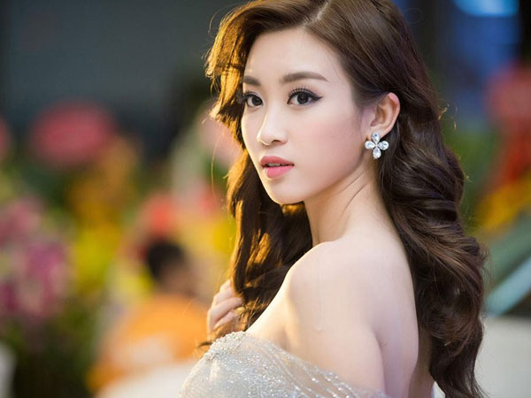 Mỹ Linh vào top 20 'Người đẹp nhân ái' ở Miss World