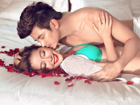 Nếu chàng làm điều này khi ngủ chứng tỏ vô cùng yêu bạn và chung thủy cả đời