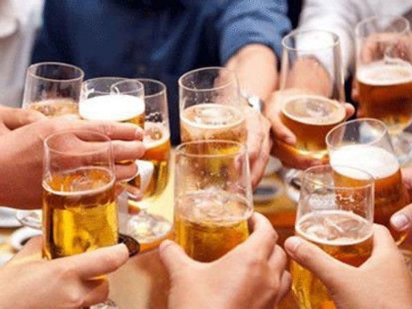 Người Việt mạnh tay chi cho uống bia