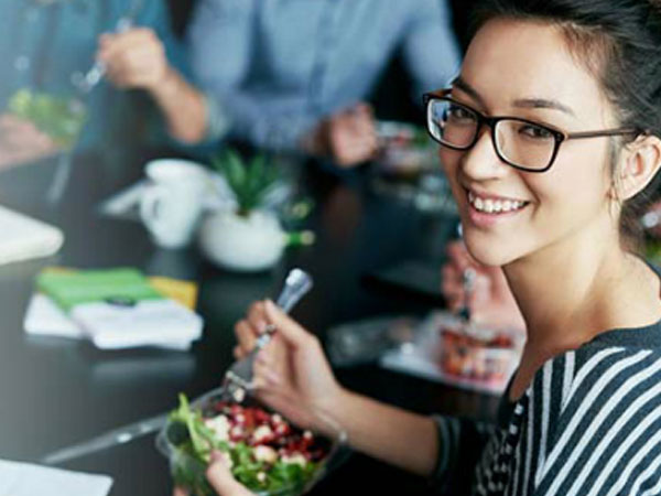 Những mẹo hay giúp bạn tiết kiệm tiền khi đi ăn hàng