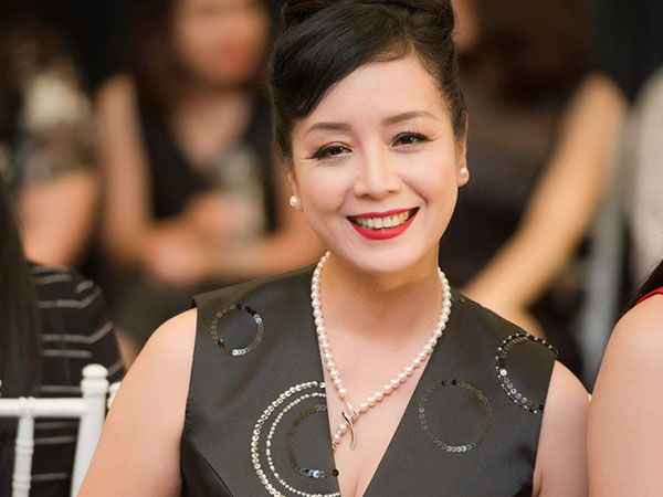 NSƯT Chiều Xuân: 'Trong sâu thẳm, tôi là người nhạy cảm và rất dễ tổn thương'