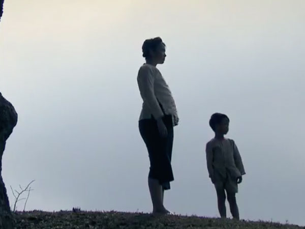 'Thương nhớ ở ai' tập 3: Vì 'mê hoặc' trai làng nên Nương bị đuổi ra rìa làng để ở