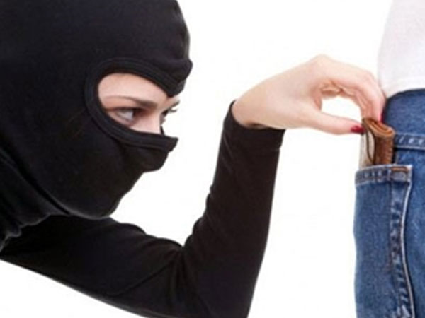 Chân dung nhà ngoại cảm lừa tiền ở Hà Nội