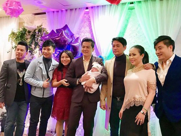Dàn sao Việt nô nức dự tiệc đầy tháng con gái diễn viên Hoàng Anh và vợ Việt kiều ở Mỹ