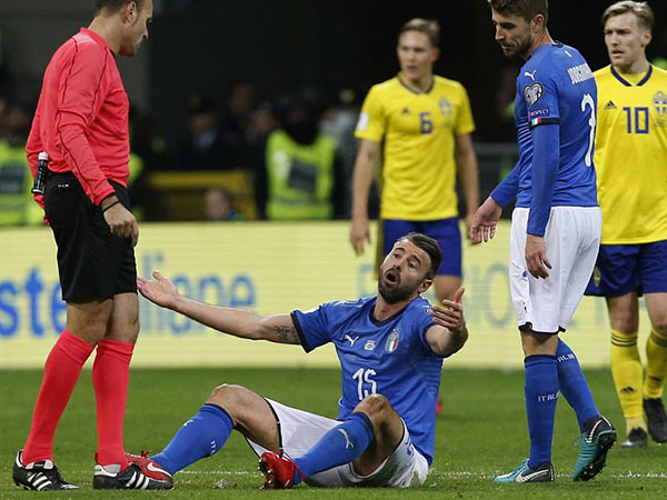 Italia lần đầu tiên sau 60 năm vắng mặt ở World Cup