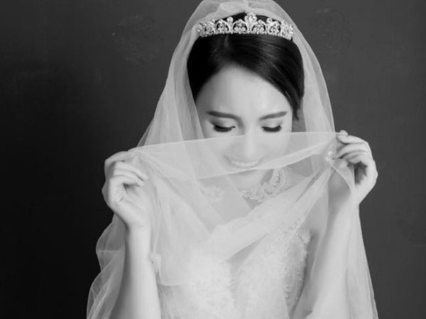 Lộ thiệp cưới của Nhật Thuỷ Idol và ông xã điển trai
