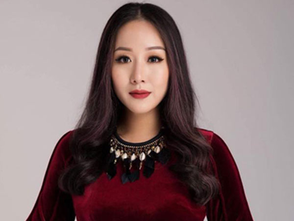 Ngô Phương Lan kể chuyện đăng quang hoa hậu năm 20 tuổi