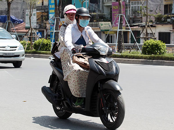 Vì sao đã lập đông, Hà Nội vẫn nắng nóng hơn 30 độ C