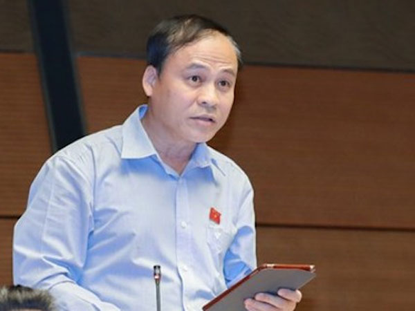 'Cán bộ đi đánh golf là quyền tham gia thể dục thể thao'