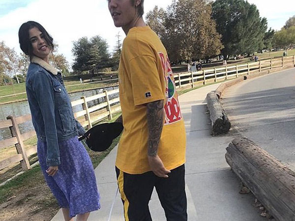 Fan bắt gặp Justin Bieber và Selena Gomez đi dạo bên hồ