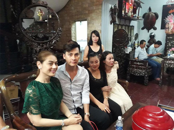Lâm Khánh Chi và bạn trai rơi nước mắt vỡ òa hạnh phúc trong ngày dạm ngõ