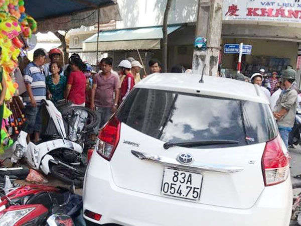 Công an lái ô tô vật chứng gây tai nạn: Chủ xe đòi đền 'xế' mới