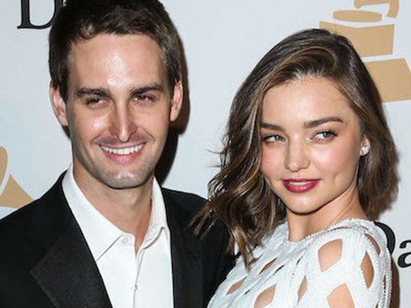HOT: Miranda Kerr đã mang thai với người chồng tỷ phú trẻ hơn 7 tuổi