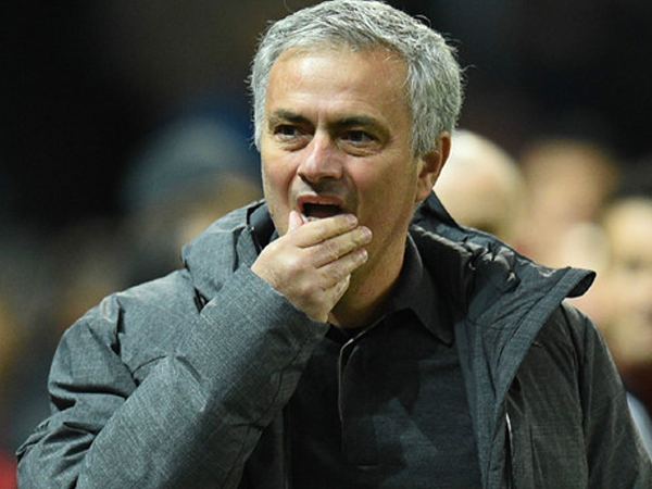 Mourinho gây sự với tuyển Anh vì chấn thương của học trò