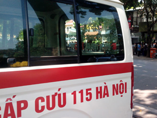 3 người đàn ông trong biệt thự khiến nhân viên cấp cứu ám ảnh