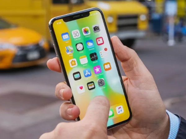 Apple sửa lỗi iPhone X tê liệt khi trời lạnh