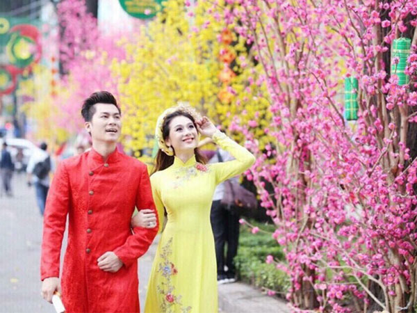 Hành trình gần 2 năm từ yêu tới cưới của ca sĩ chuyển giới Lâm Khánh Chi