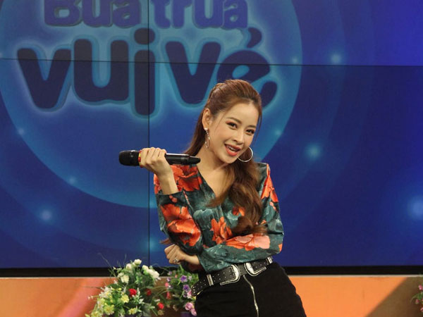 Chi Pu hát live thảm họa trên truyền hình, nghệ sĩ Việt bức xúc